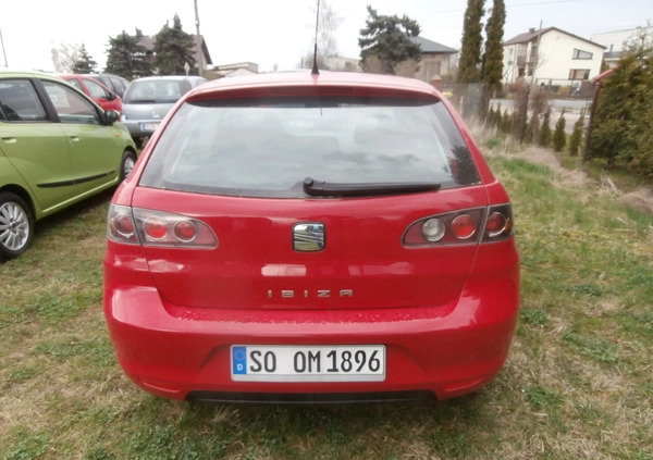 Seat Ibiza cena 7800 przebieg: 200000, rok produkcji 2006 z Gliwice małe 326